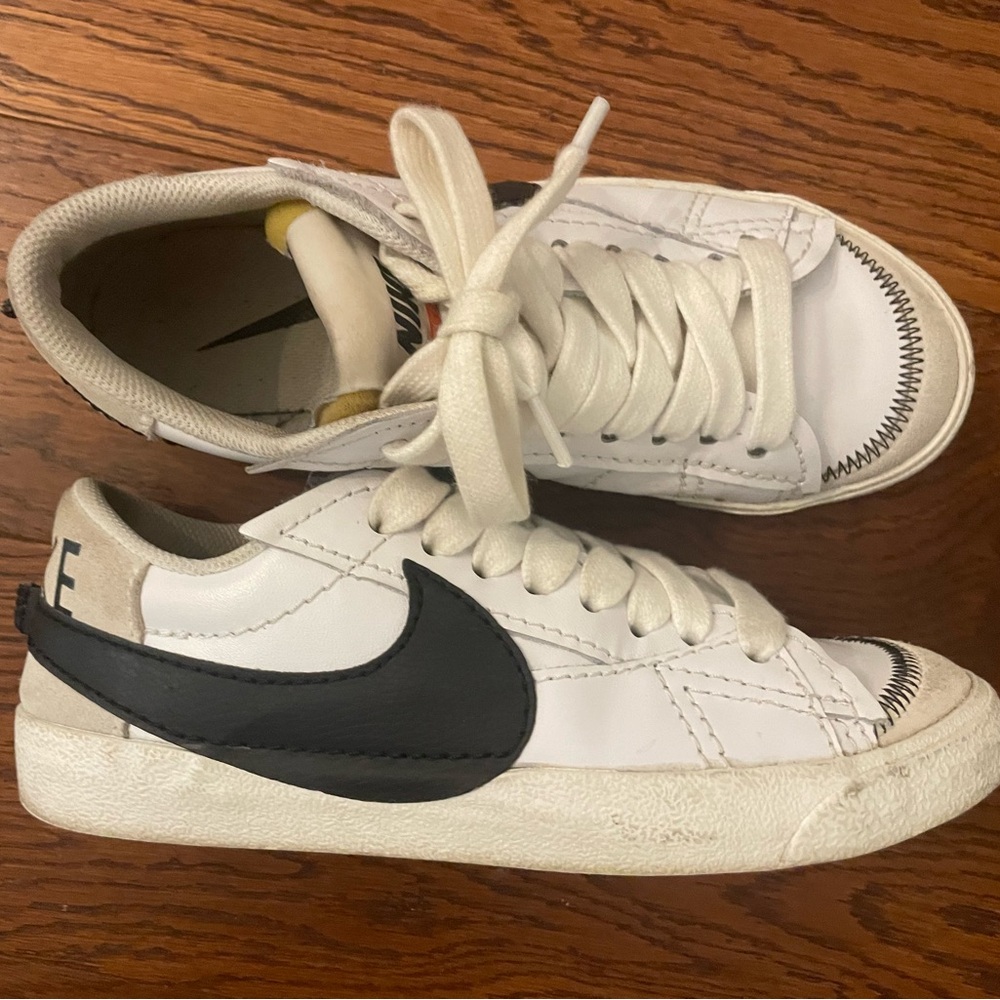 Nike low breakers 77 38.5 7.5 8